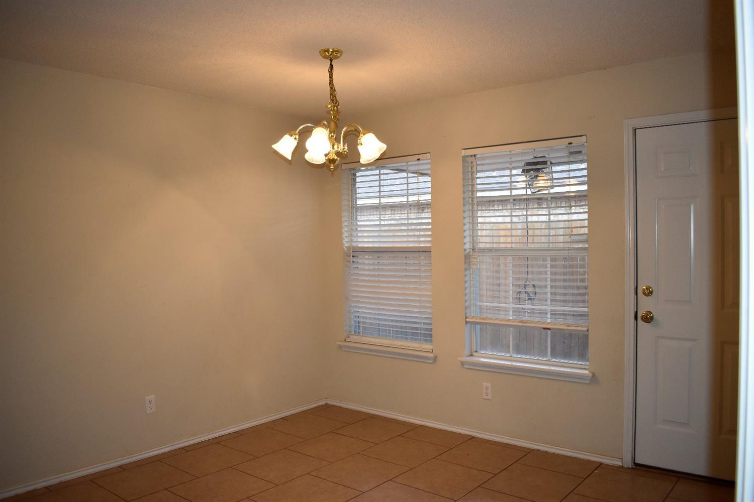 2914 88th Street Lubbock, TX 79423 - Photo 7 of 23 Photo 4