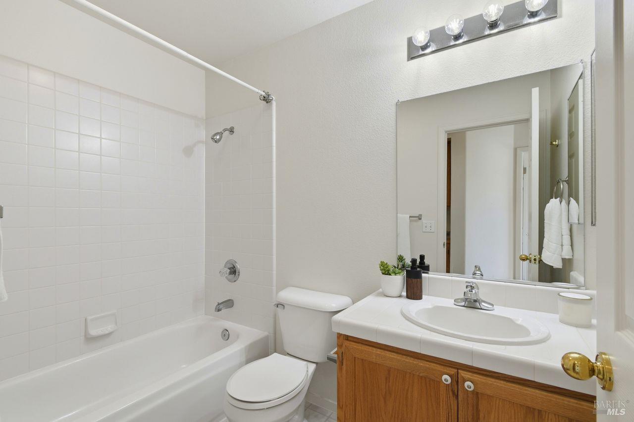 1439 Grey Hawk Way Santa Rosa, CA 95409 - Photo 26 of 37