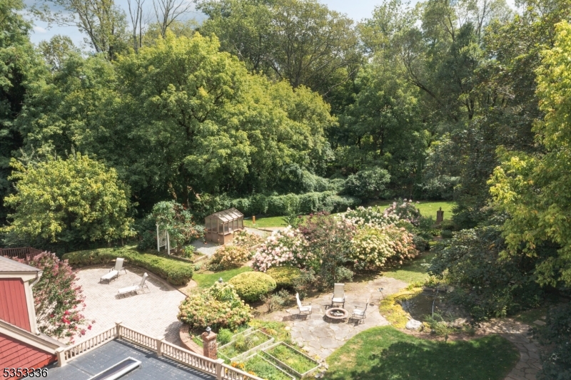 303 Mendham Road Bernardsville, NJ 07924 - Photo 4 of 45 a view of a tree with a yard