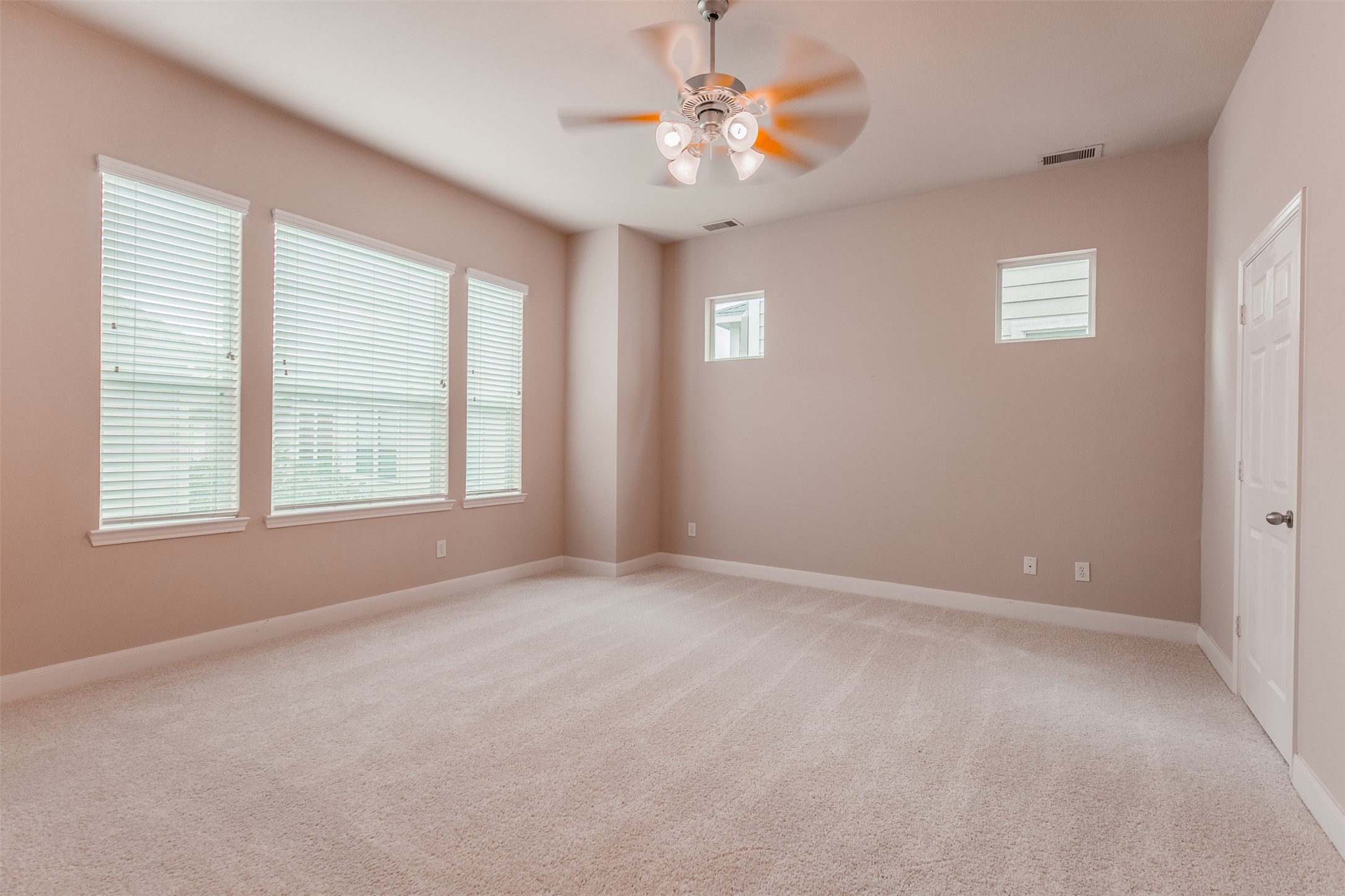 2354 Bastrop Street Houston, TX 77004 - Photo 12 of 21 a view of an empty room with a window