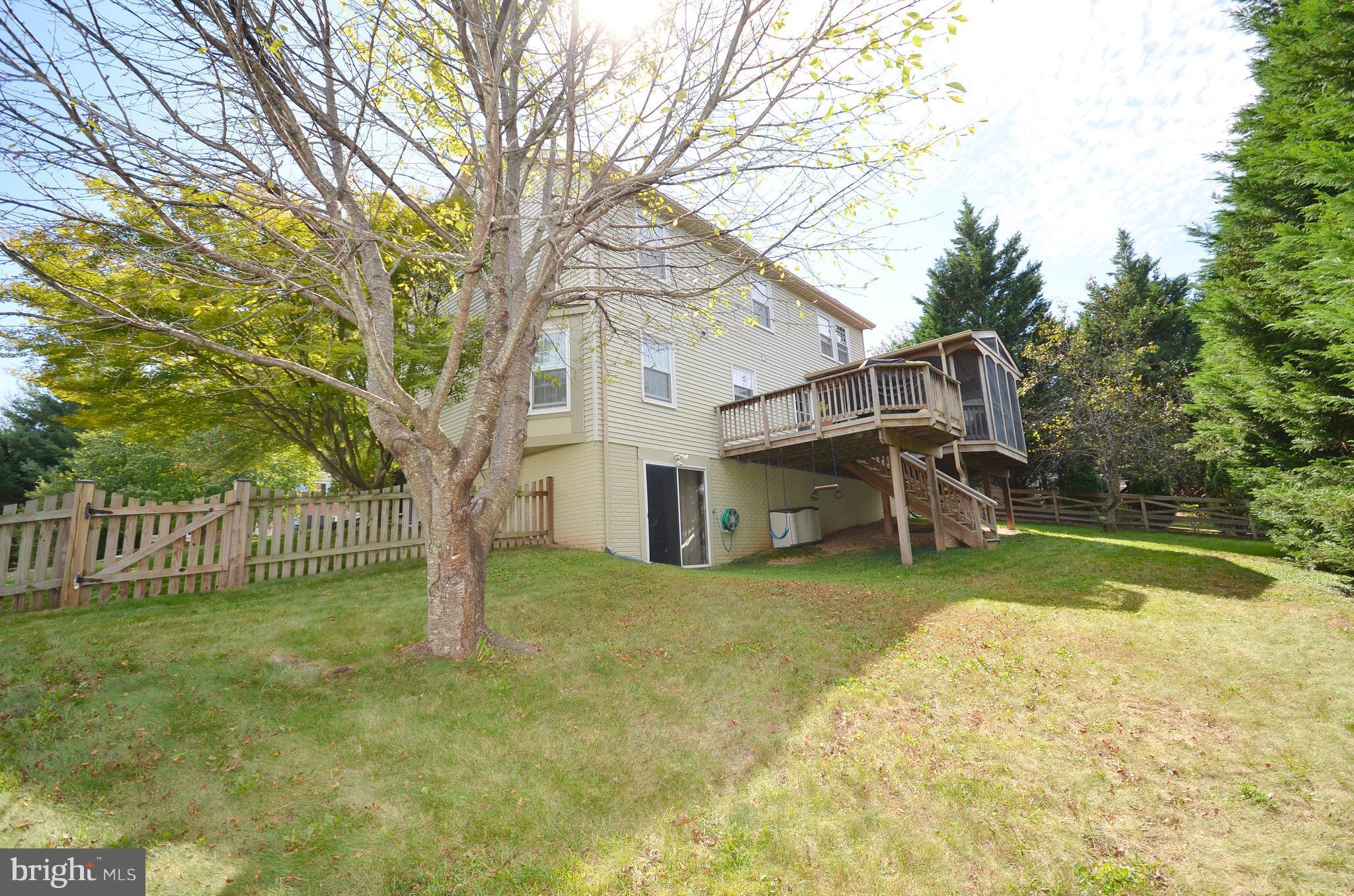 1917 East Beech Road Sterling, VA 20164 - Photo 18 of 20 Exterior (Rear)
