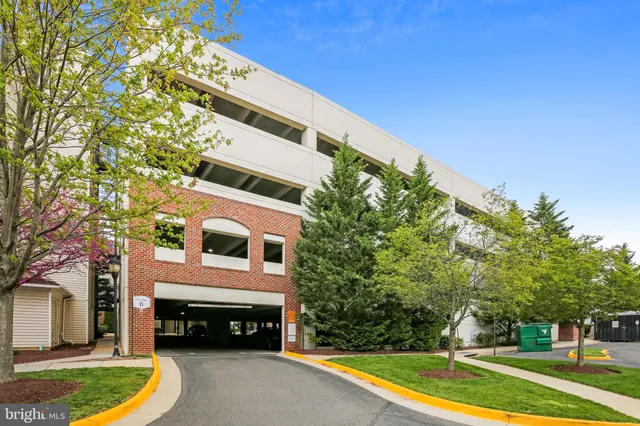 $1,750 | 12921 Centre Park Circle, Unit 303, Herndon, VA 20171