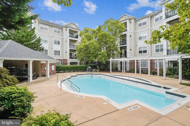 $1,750 | 12921 Centre Park Circle, Unit 303, Herndon, VA 20171