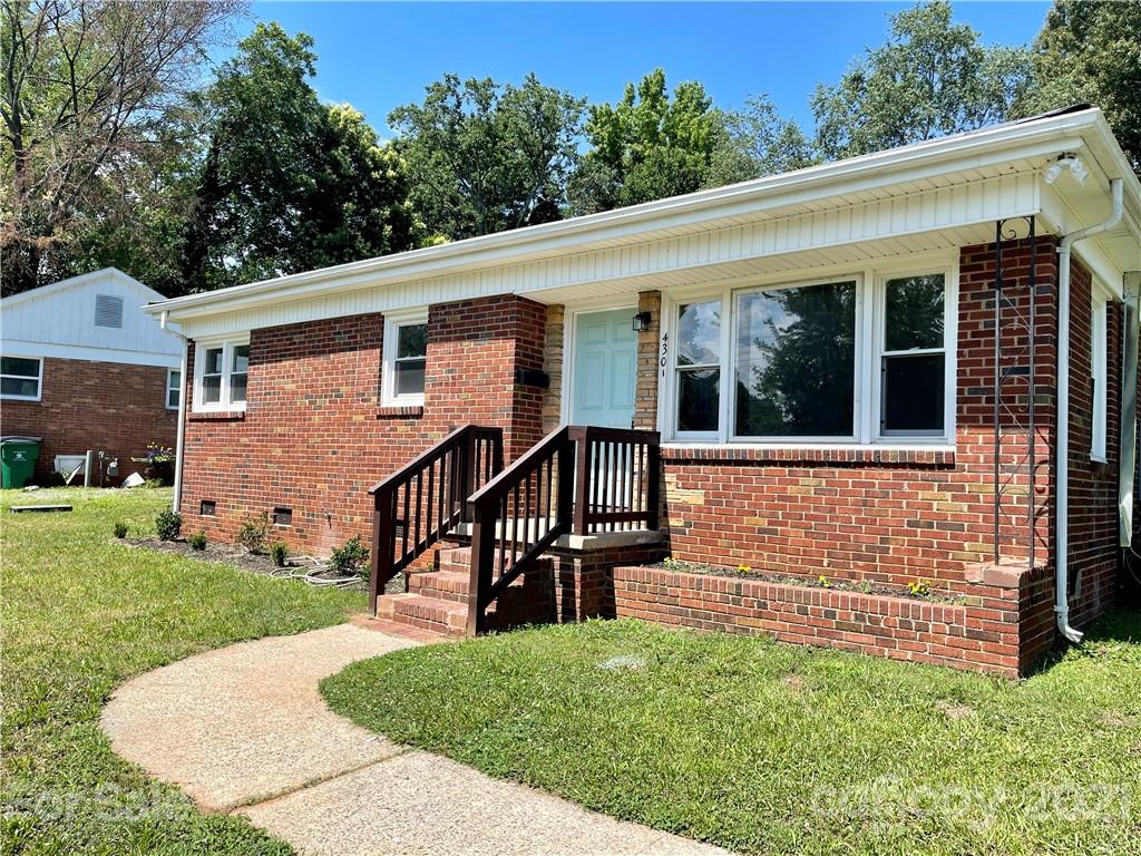 4301 Tillman Road Charlotte, NC 28208 - Photo 1 of 40 Gallery Image 1