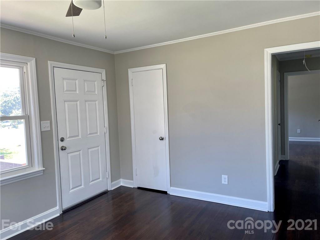 4301 Tillman Road Charlotte, NC 28208 - Photo 12 of 40 Gallery Image 12