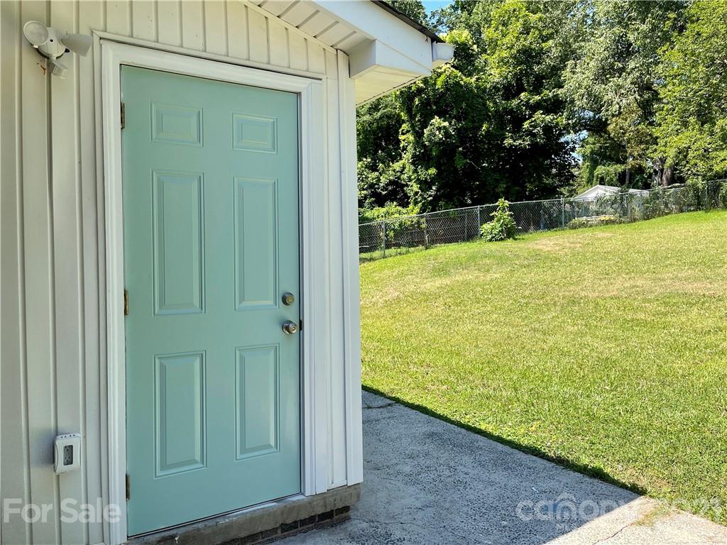 4301 Tillman Road Charlotte, NC 28208 - Photo 30 of 40 Gallery Image 30