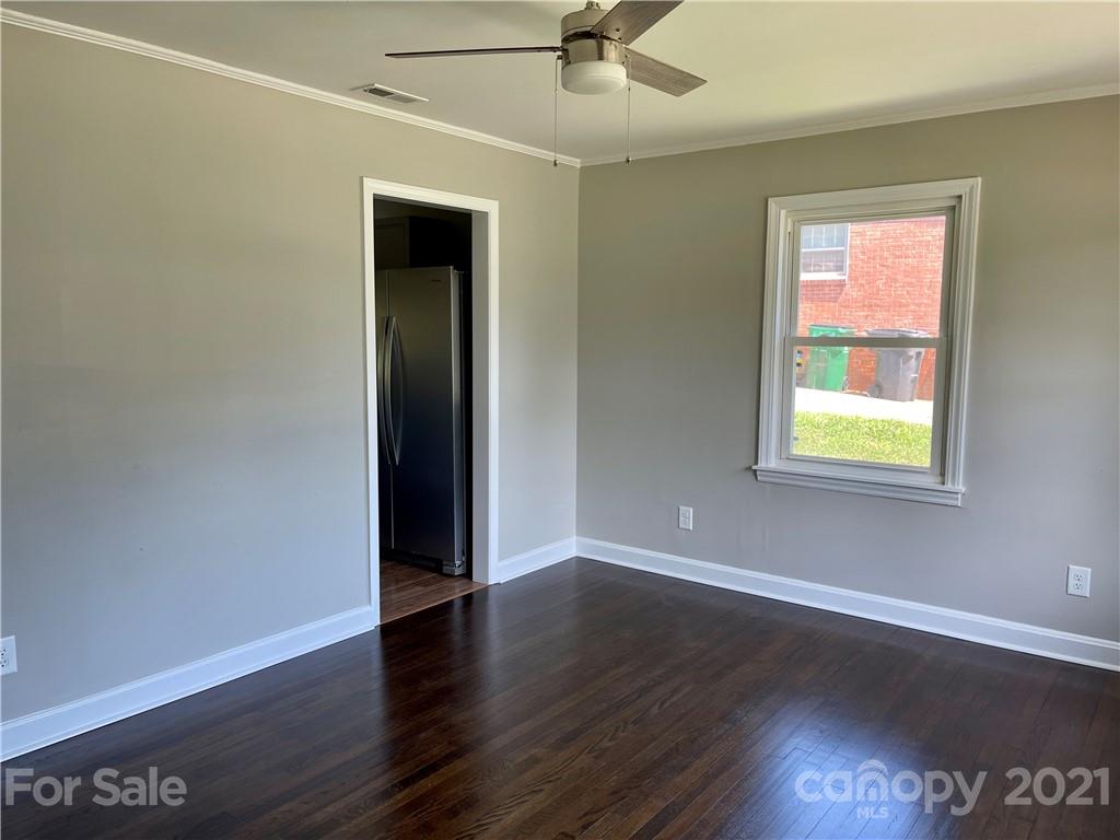 4301 Tillman Road Charlotte, NC 28208 - Photo 5 of 40 Gallery Image 5