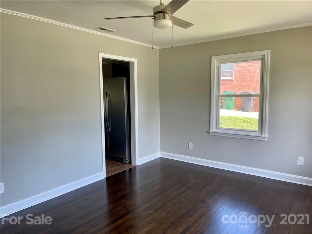 4301 Tillman Road Charlotte, NC 28208 - Photo 6 of 40 Gallery Image 6