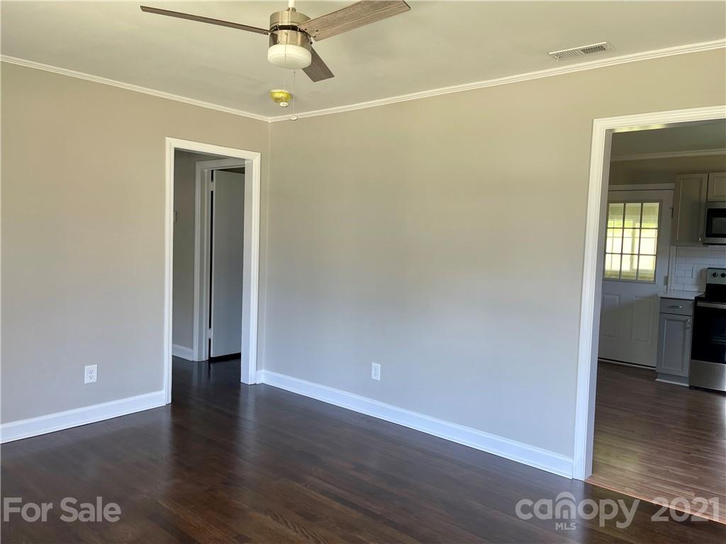 4301 Tillman Road Charlotte, NC 28208 - Photo 7 of 40 Gallery Image 7