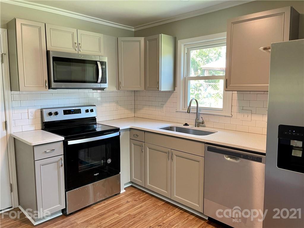 4301 Tillman Road Charlotte, NC 28208 - Photo 10 of 40 Gallery Image 10