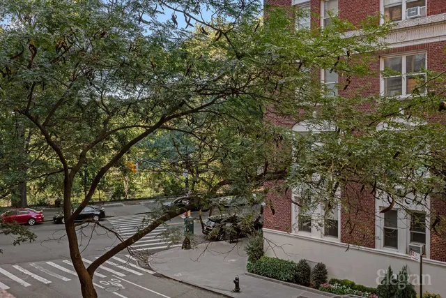 $2,250,000 | 173-175 Riverside Drive, Unit 3H | Upper West Side