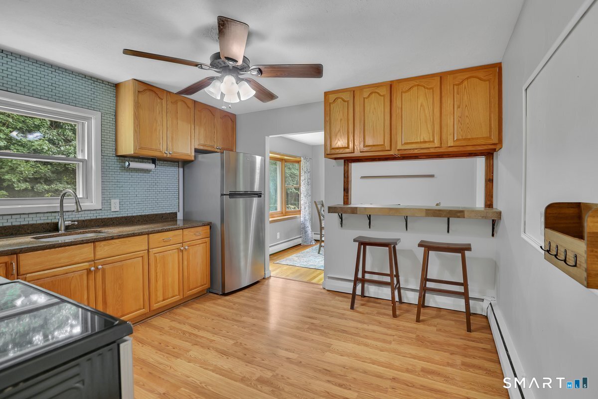 52 Jackson Road Enfield, CT 06082 - Photo 4 of 30