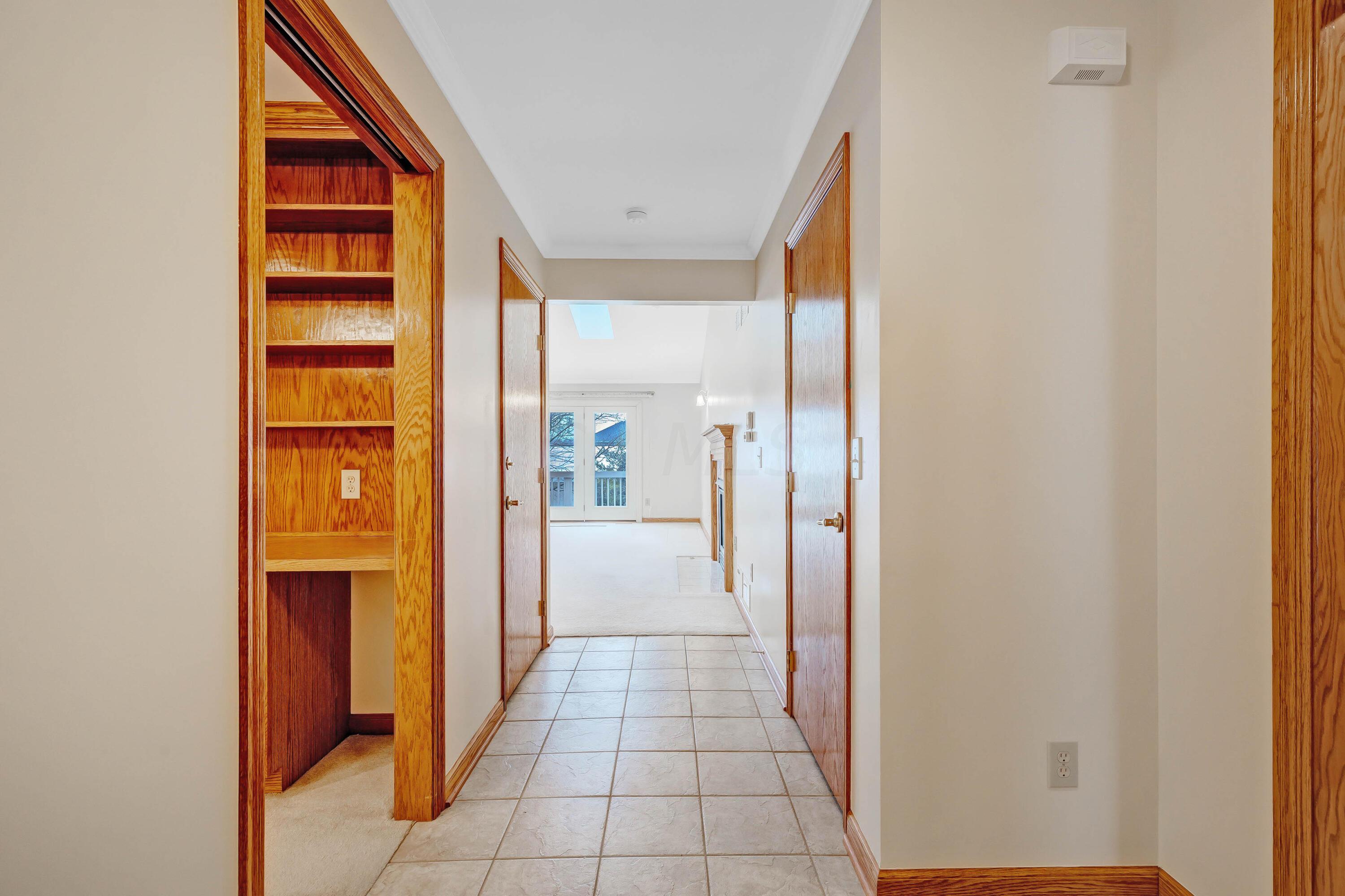 5723 Newgate Road Dublin, OH 43017 - Photo 4 of 39 Entry