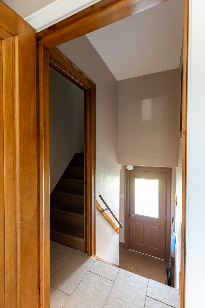 2246 Clinton Avenue Berwyn, IL 60402 - Photo 22 of 28