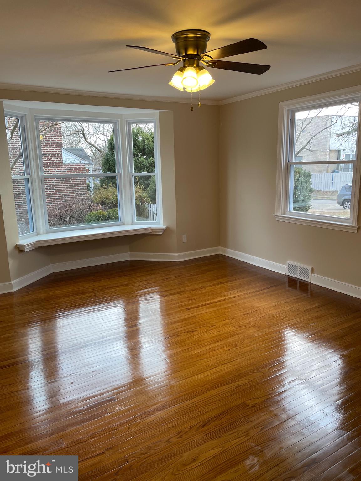 47 Dewey Road Cheltenham, PA 19012 - Photo 4 of 18 Gallery Image 4