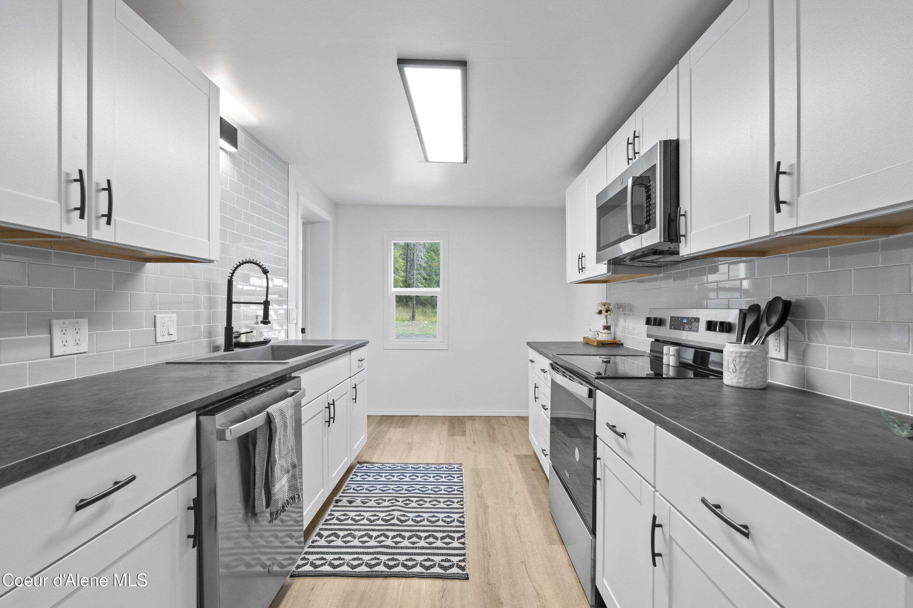 17561 East Perimeter Road Athol, ID 83801 - Photo 12 of 38 kitchen