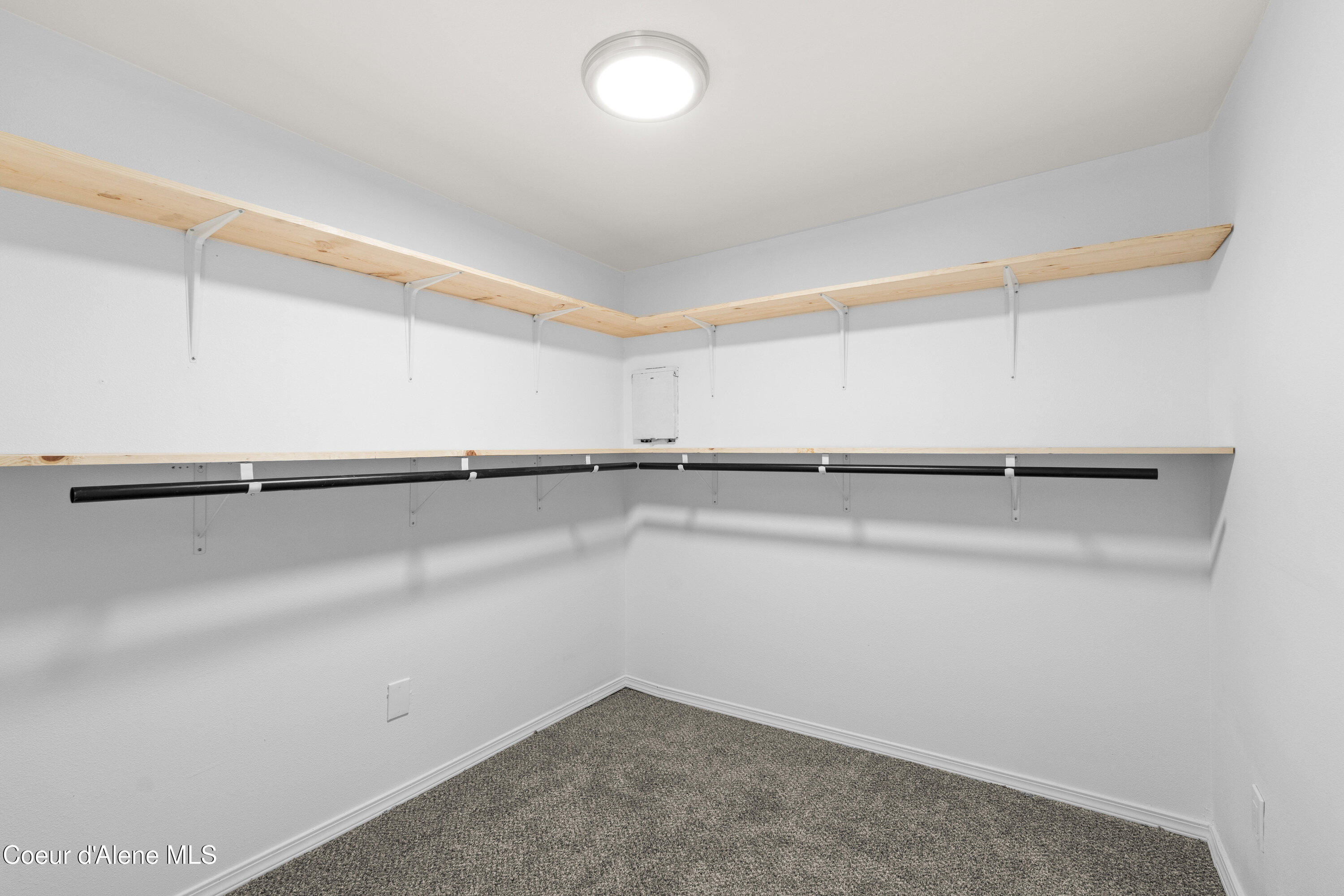 17561 East Perimeter Road Athol, ID 83801 - Photo 16 of 38 walk in closet