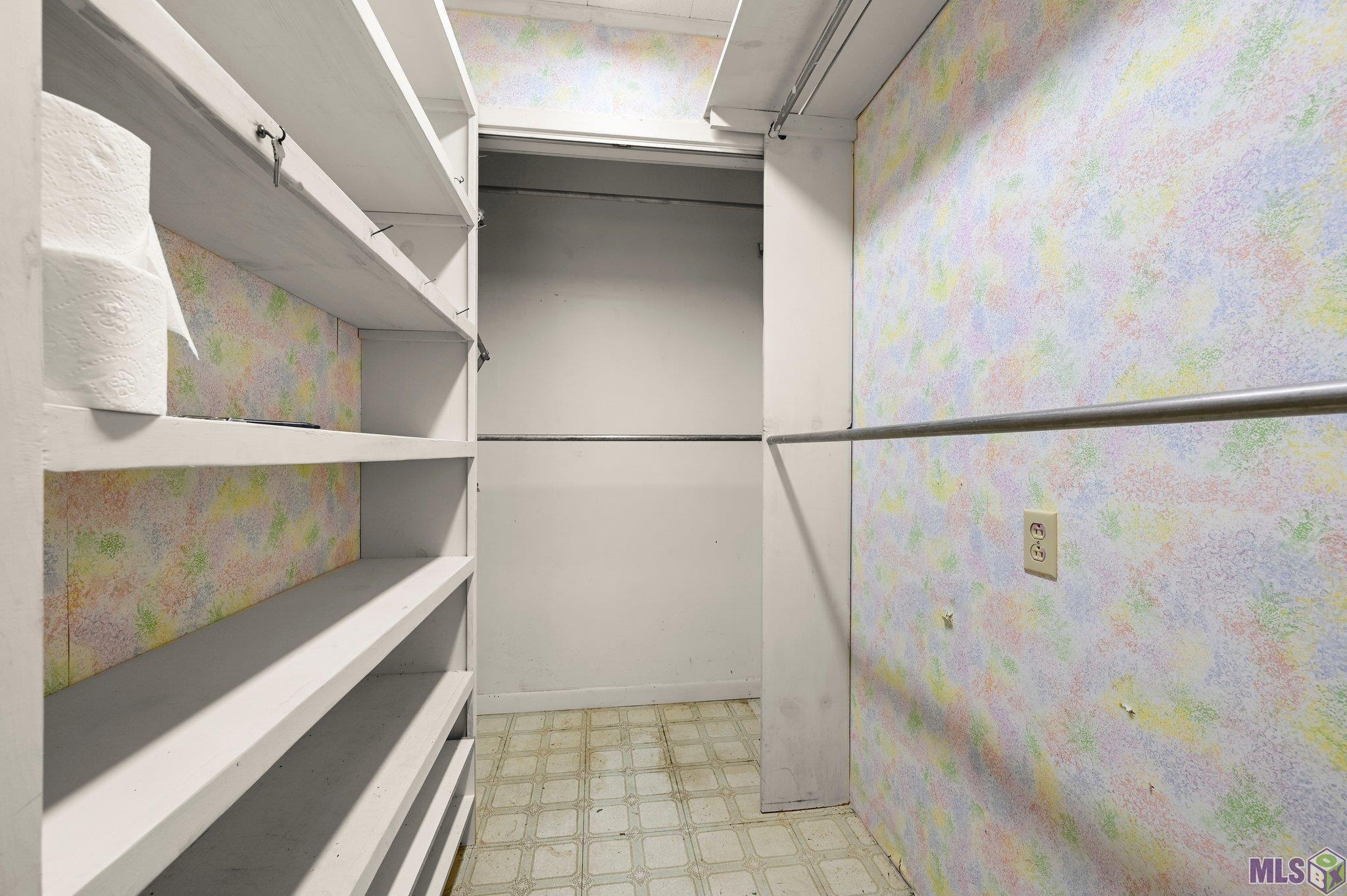 9838 Arnold Road Denham Springs, LA 70726 - Photo 16 of 23 Primary Closet