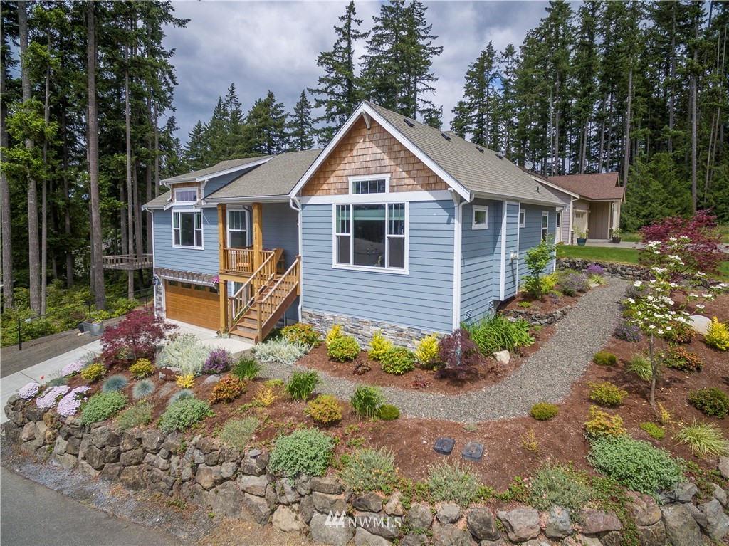 1938 Northwest Rampart Ridge Court Bremerton, WA 98311 - Photo 2 of 25 Gallery Image 2