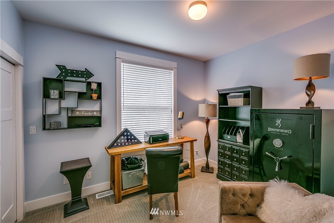 1938 Northwest Rampart Ridge Court Bremerton, WA 98311 - Photo 15 of 25 Gallery Image 15
