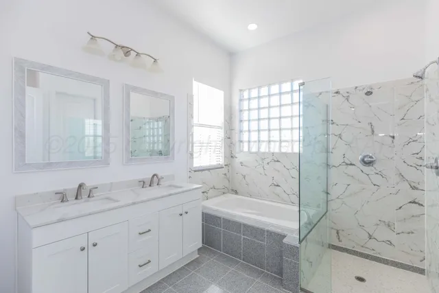 a view of a room with wooden floor and closet