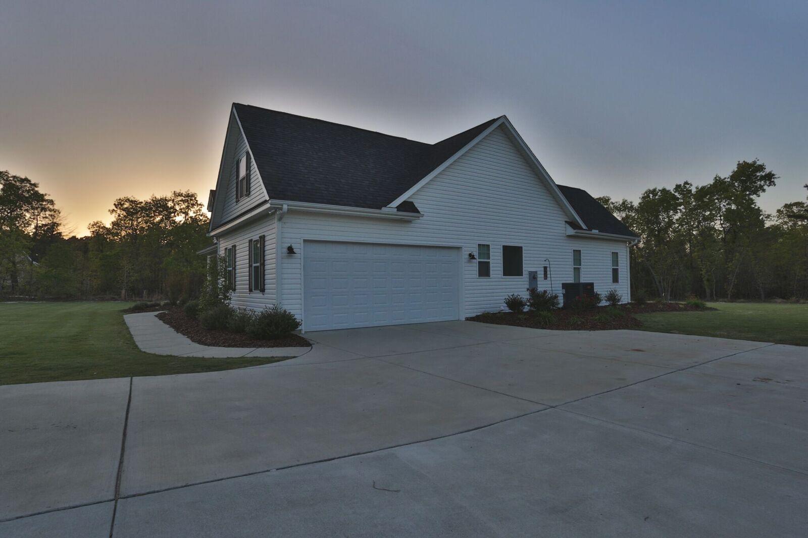 151 Glendale Drive Rockingham, NC 28379 - Photo 5 of 48 1O8A2674_preview.jpeg