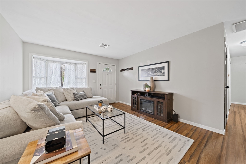 113 Bradford Road Hanover, MA 02339 - Photo 4 of 35