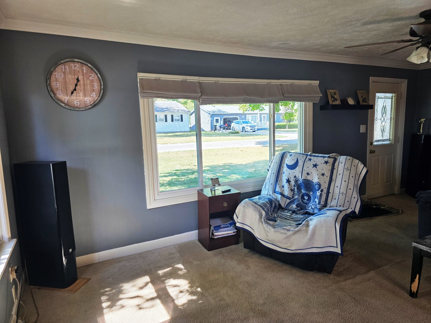 602 North 4th Avenue Chenoa, IL 61726 - Photo 2 of 38 a living room with furniture and a window