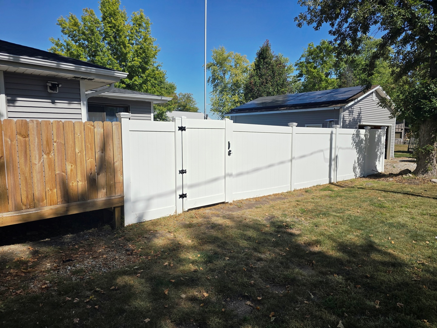 602 North 4th Avenue Chenoa, IL 61726 - Photo 33 of 38 a backyard of a house