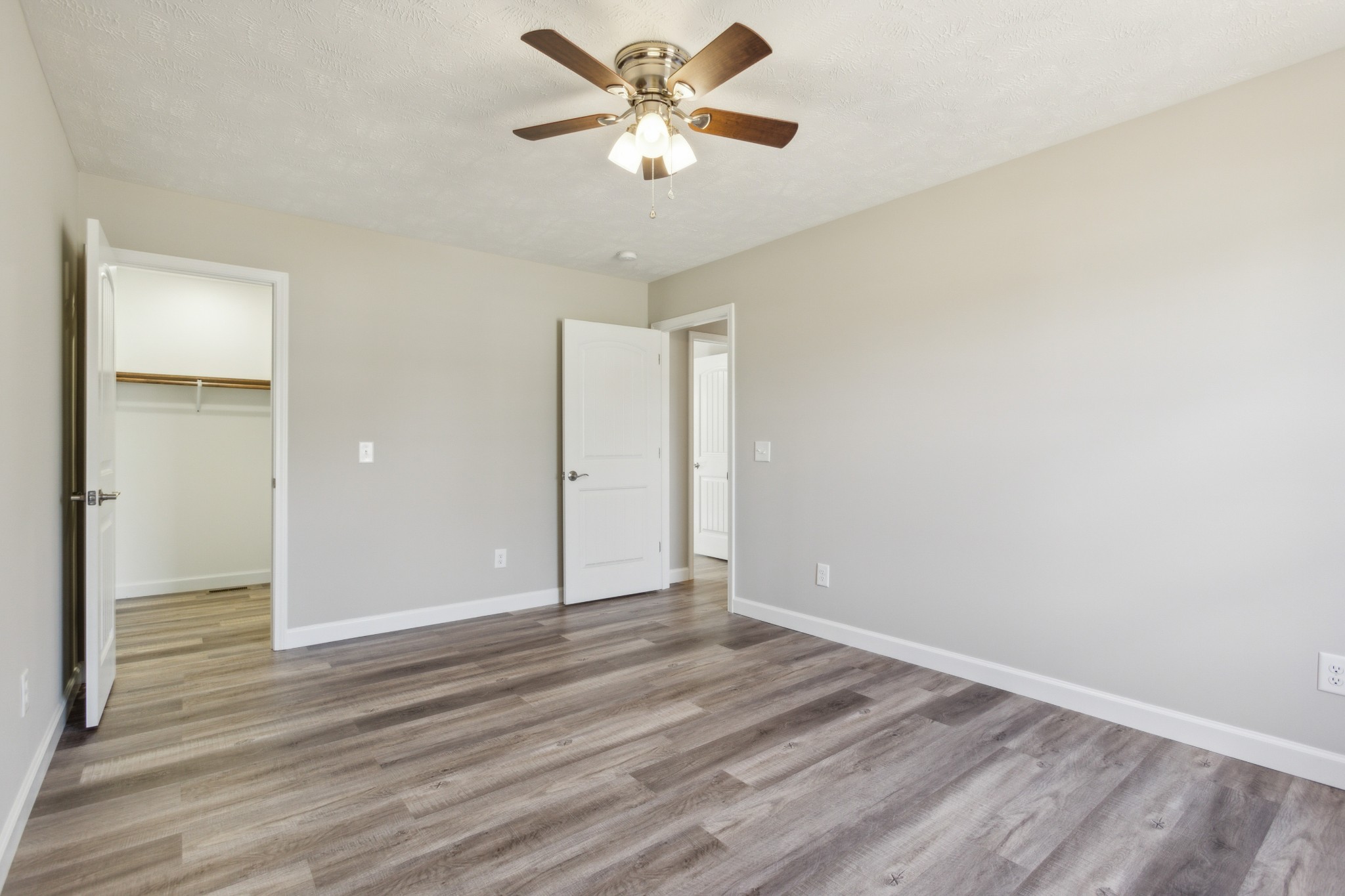 812 Days Road Lafayette, TN 37083 - Photo 18 of 25 a view of an empty room
