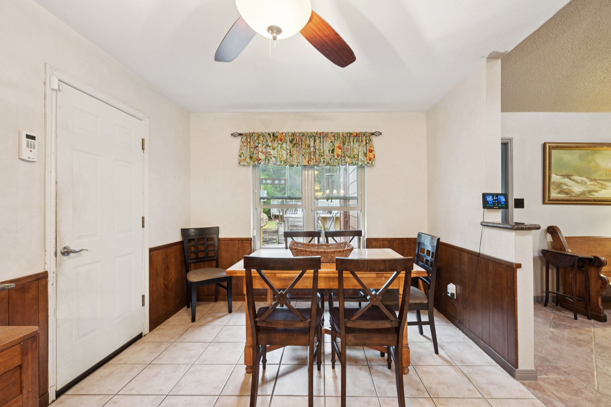 2007 Diane Street Pinehurst, TX 77362 - Photo 18 of 41 a view of a dining room with furniture and a window