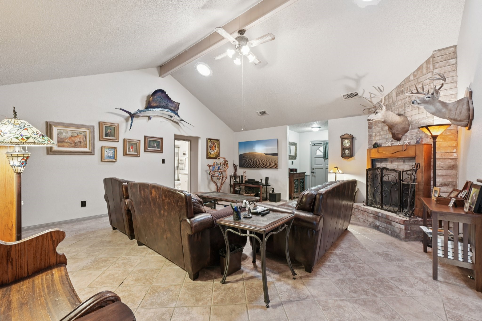 2007 Diane Street Pinehurst, TX 77362 - Photo 22 of 49 a living room with furniture kitchen view and a large window