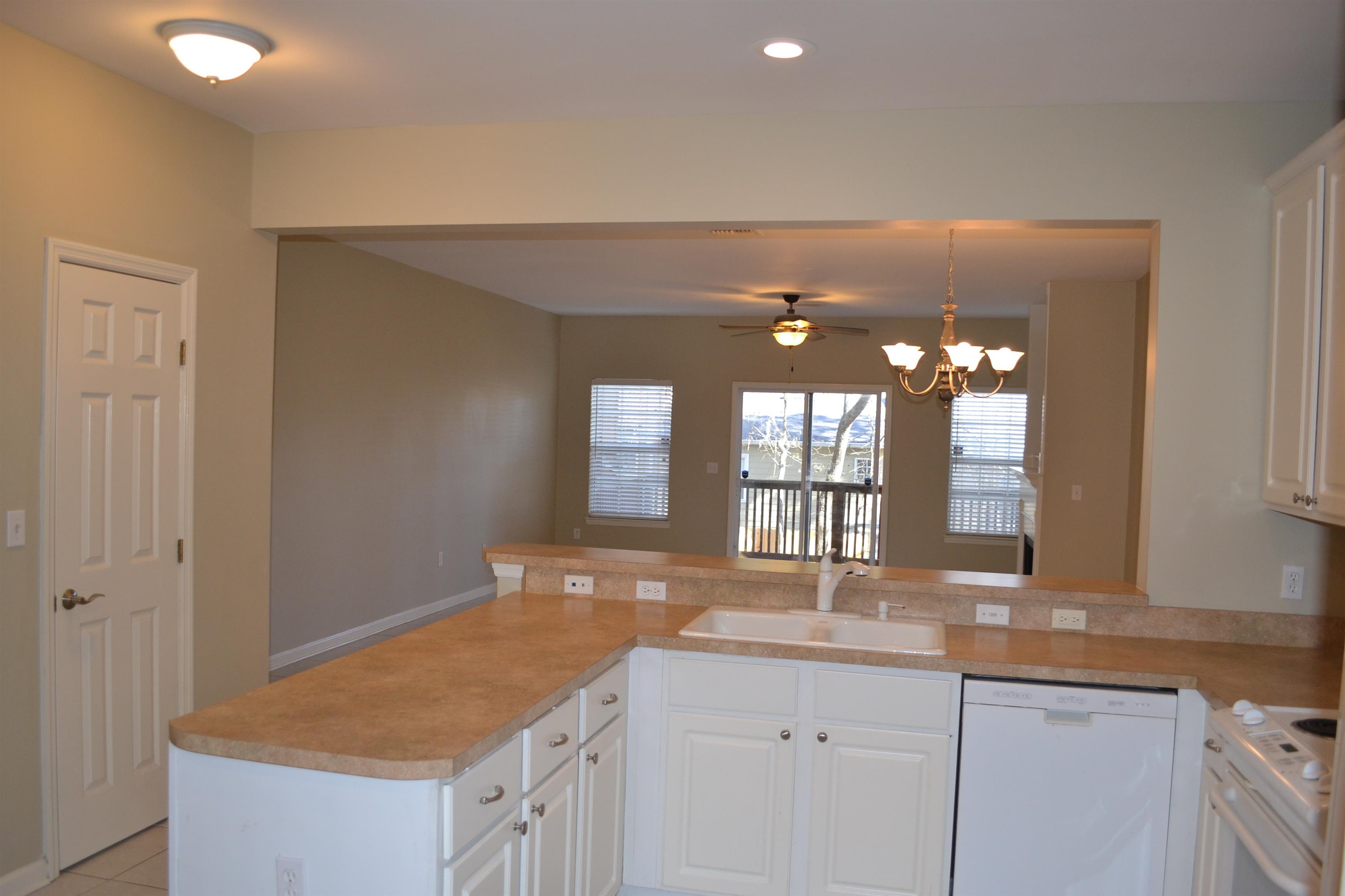 1325 Stone Road, Unit 303 Tallahassee, FL 32303 - Photo 28 of 33 Gallery Image 28
