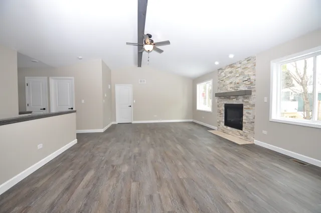 $459,900 | 316 Buena Terrace, Antioch, IL 60002