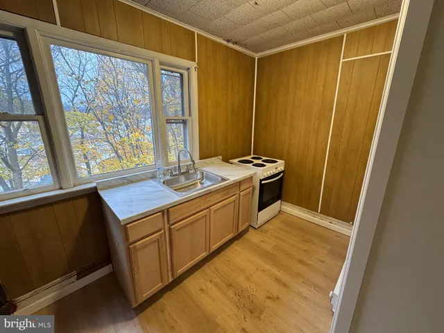 a view of utility room