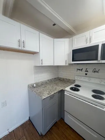 $1,050 | 625 54th Street, Unit B, West Palm Beach, FL 33407