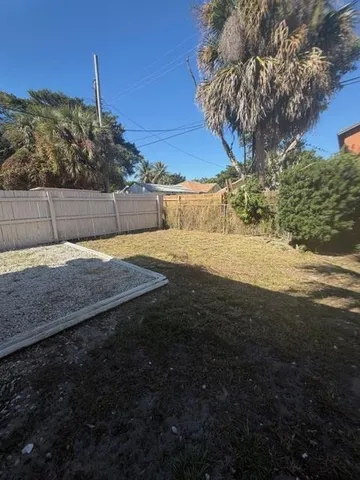 $1,050 | 625 54th Street, Unit B, West Palm Beach, FL 33407