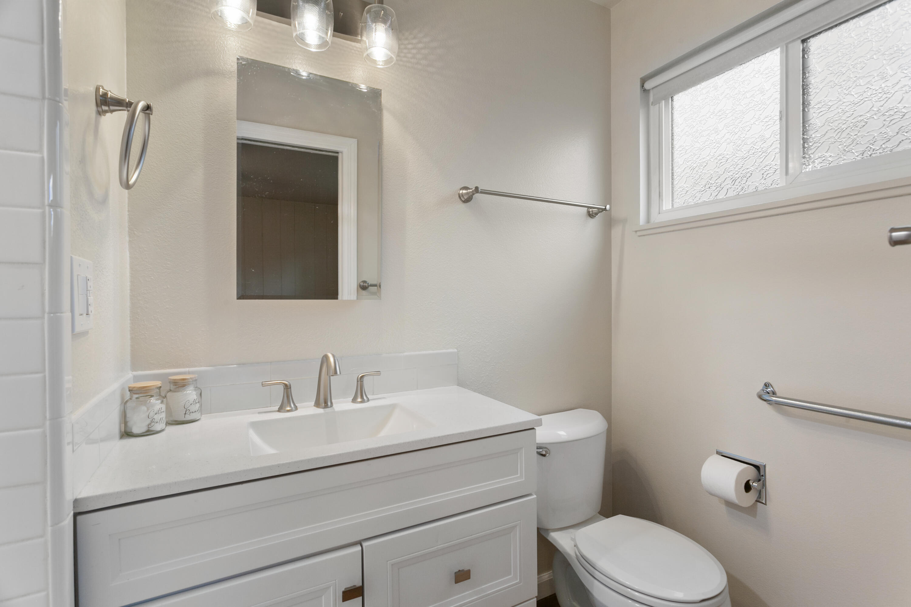 2082 Elmira Drive Redding, CA 96001 - Photo 17 of 21 IMG_4006