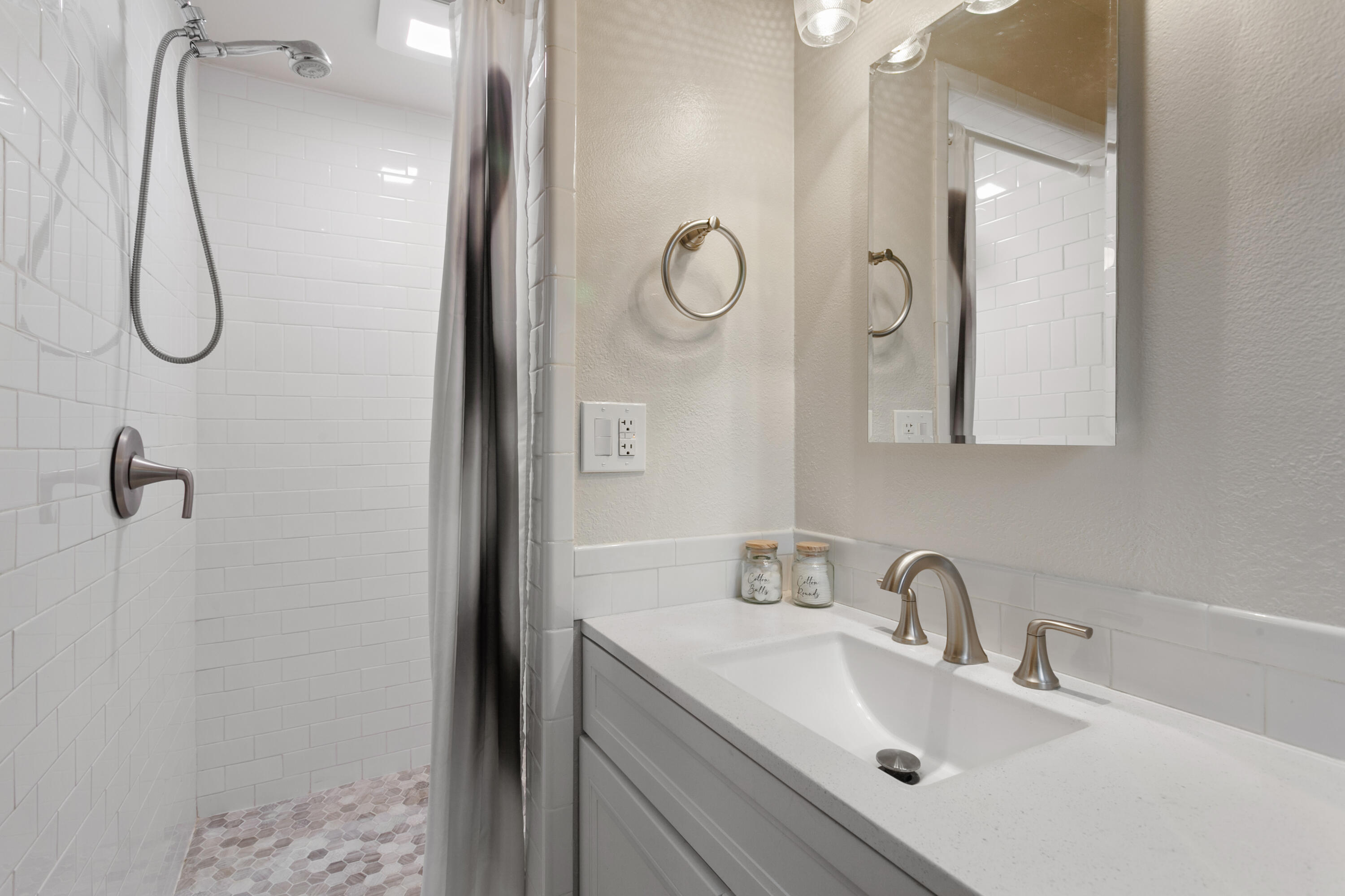 2082 Elmira Drive Redding, CA 96001 - Photo 18 of 21 IMG_4009