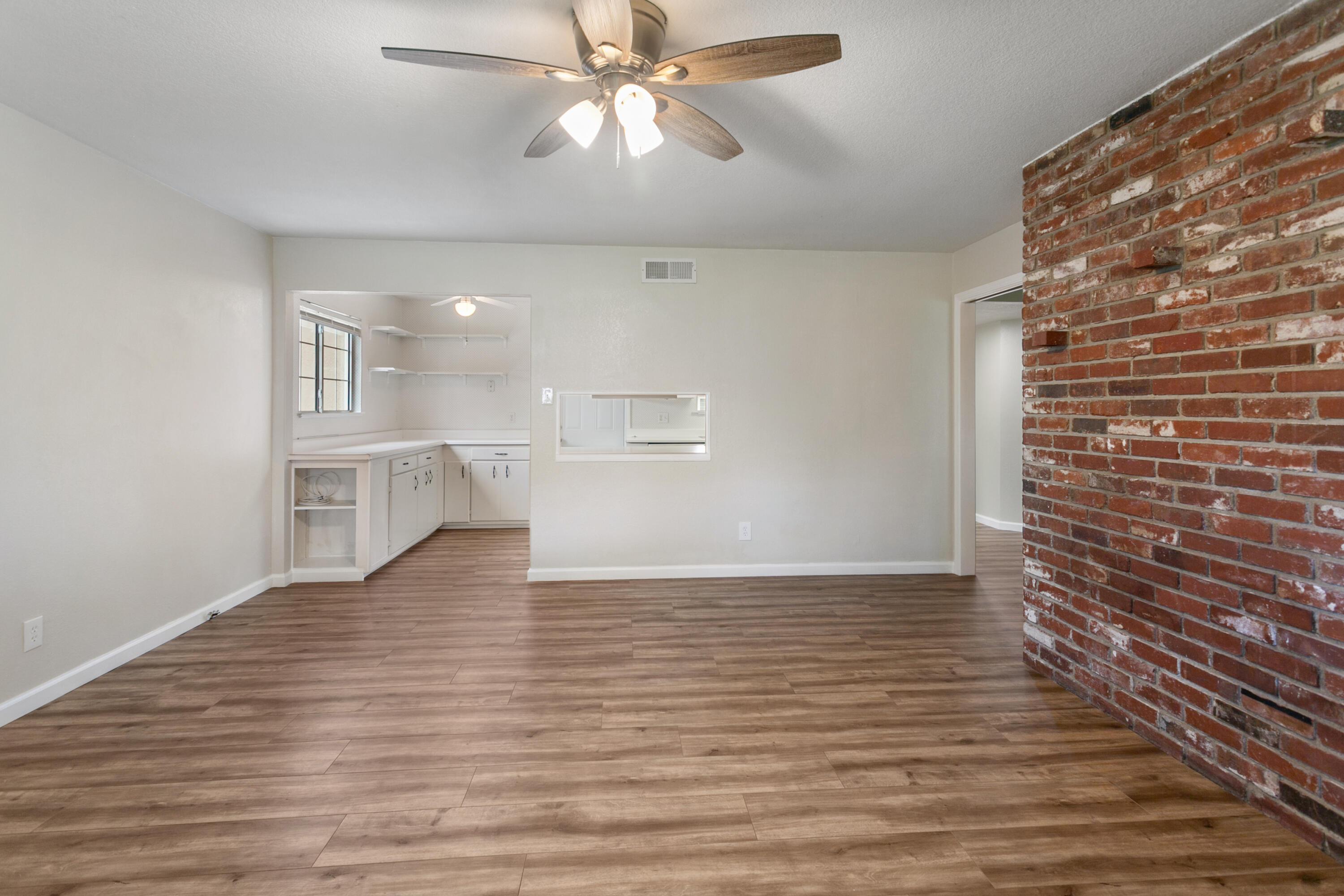 2082 Elmira Drive Redding, CA 96001 - Photo 9 of 21 IMG_3958