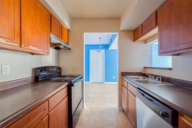 $90,000 | 8100 Creekbend Drive, Unit 146, Houston, TX 77071