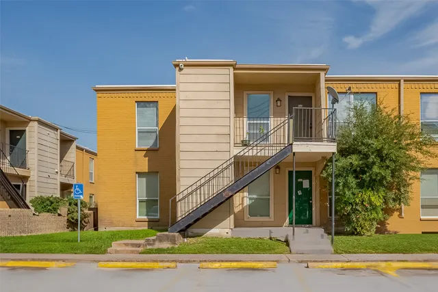 $90,000 | 8100 Creekbend Drive, Unit 146, Houston, TX 77071