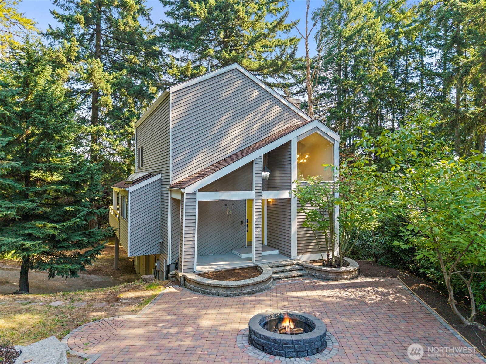 21911 4th Avenue Southeast Bothell, WA 98021 - Photo 1 of 1 a front view of a house with garden