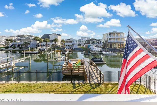$975,000 | 128 Salisbury Street, Holden Beach, NC 28462