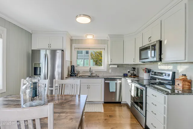 $975,000 | 128 Salisbury Street, Holden Beach, NC 28462