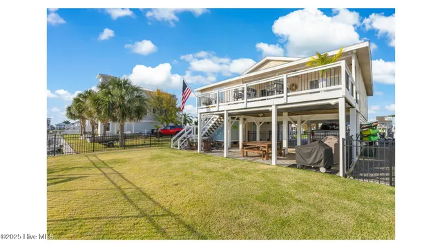 $975,000 | 128 Salisbury Street, Holden Beach, NC 28462