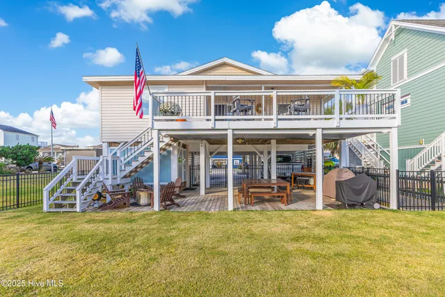 $975,000 | 128 Salisbury Street, Holden Beach, NC 28462