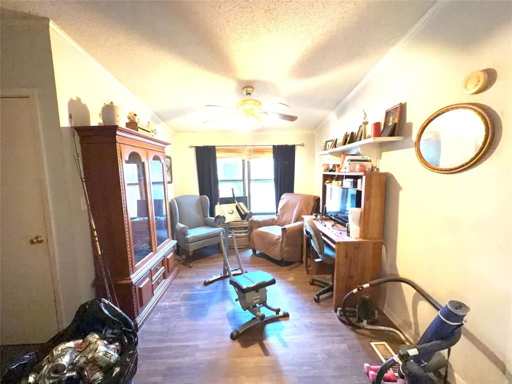 266 Bennett Road Ennis, TX 75119 - Photo 6 of 16 Possible 4th bedroom or nursery since it's attache d to the Primray Bedroom