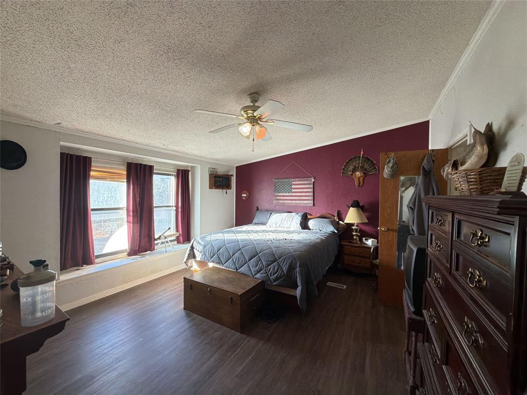 266 Bennett Road Ennis, TX 75119 - Photo 7 of 16 Primary Bedroom
