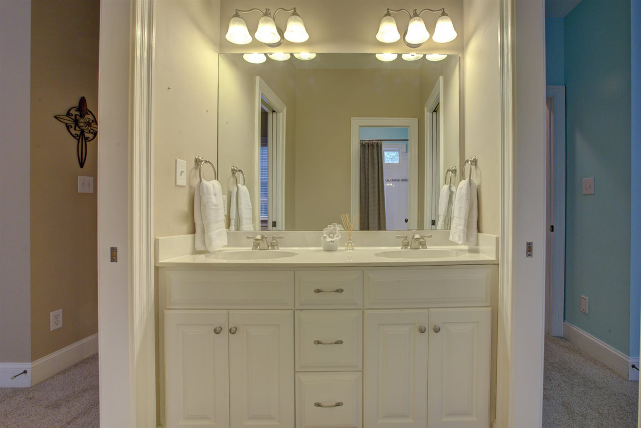 1009 Quiet Ridge Circle Raleigh, NC 27614 - Photo 18 of 30 Bathroom